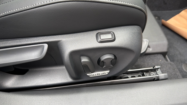 Volkswagen Passat 1.5 eTSI R-Line 5dr DSG Petrol Estate